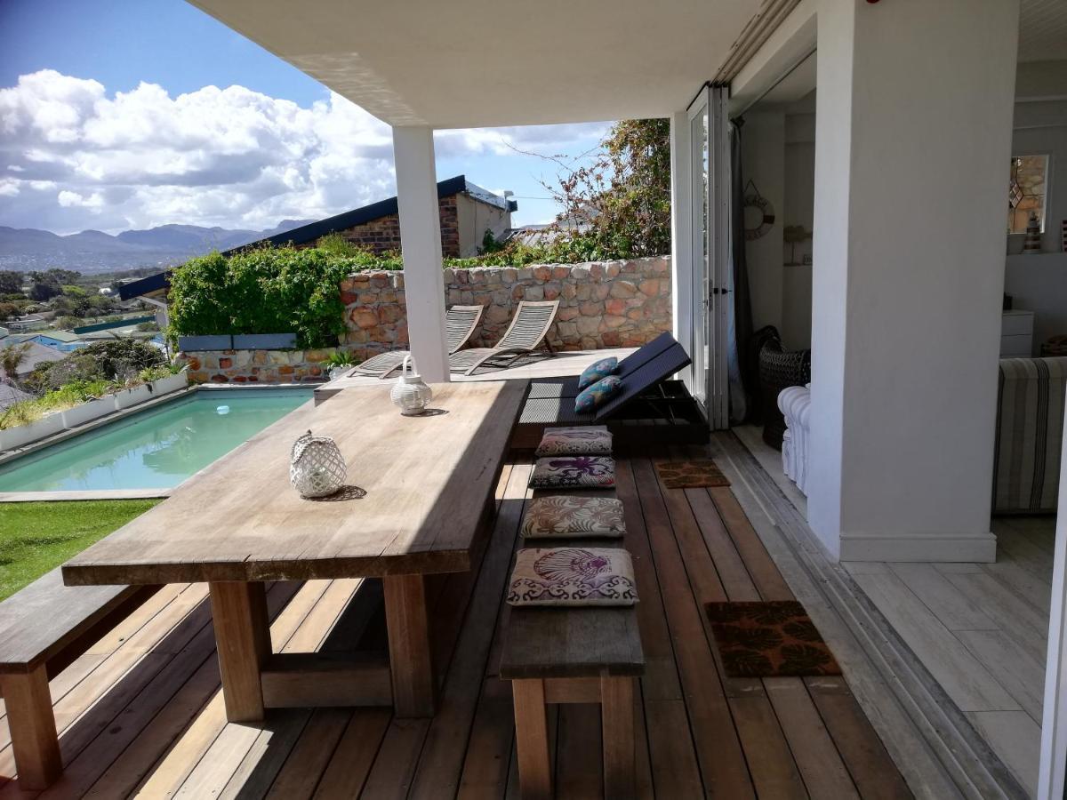 Mountain & Sea Apartments 콤메티에 외부 사진