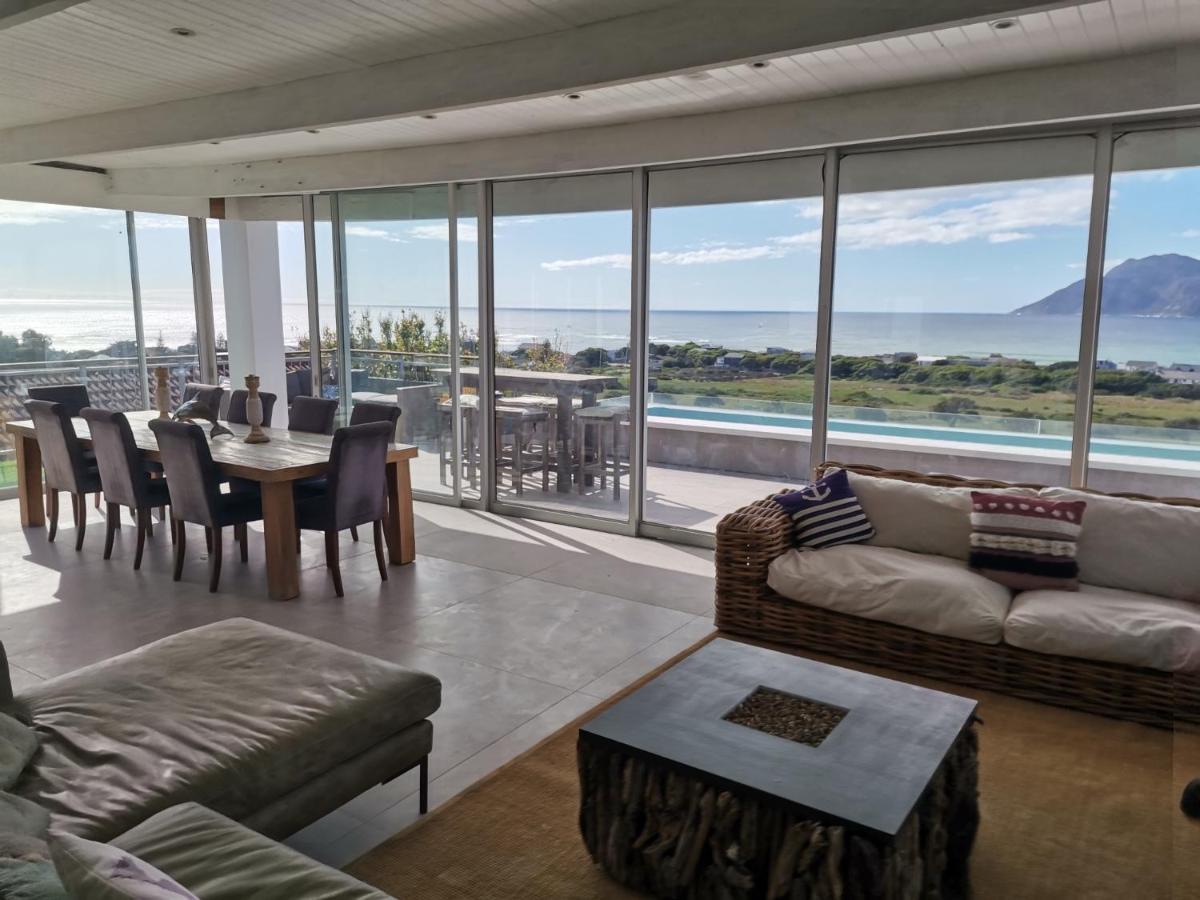 Mountain & Sea Apartments 콤메티에 외부 사진
