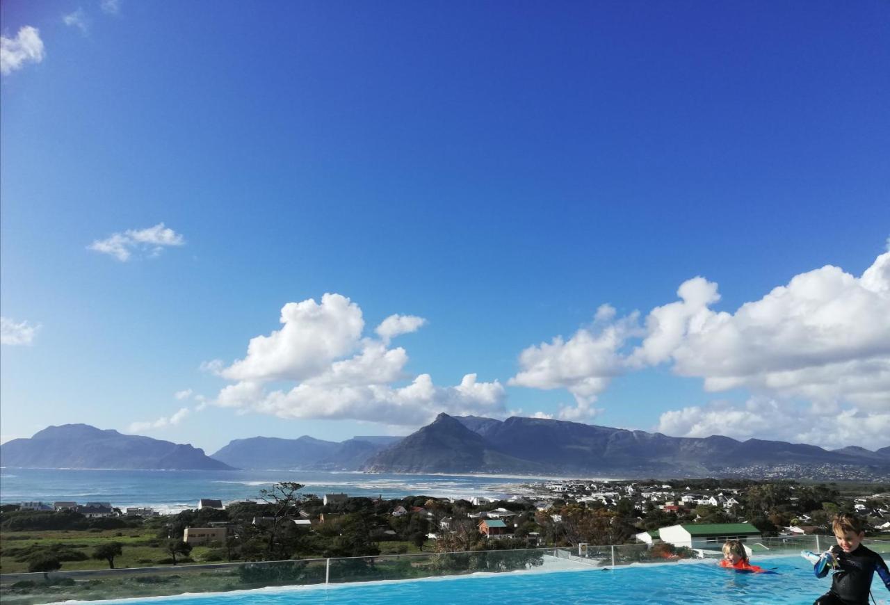 Mountain & Sea Apartments 콤메티에 외부 사진