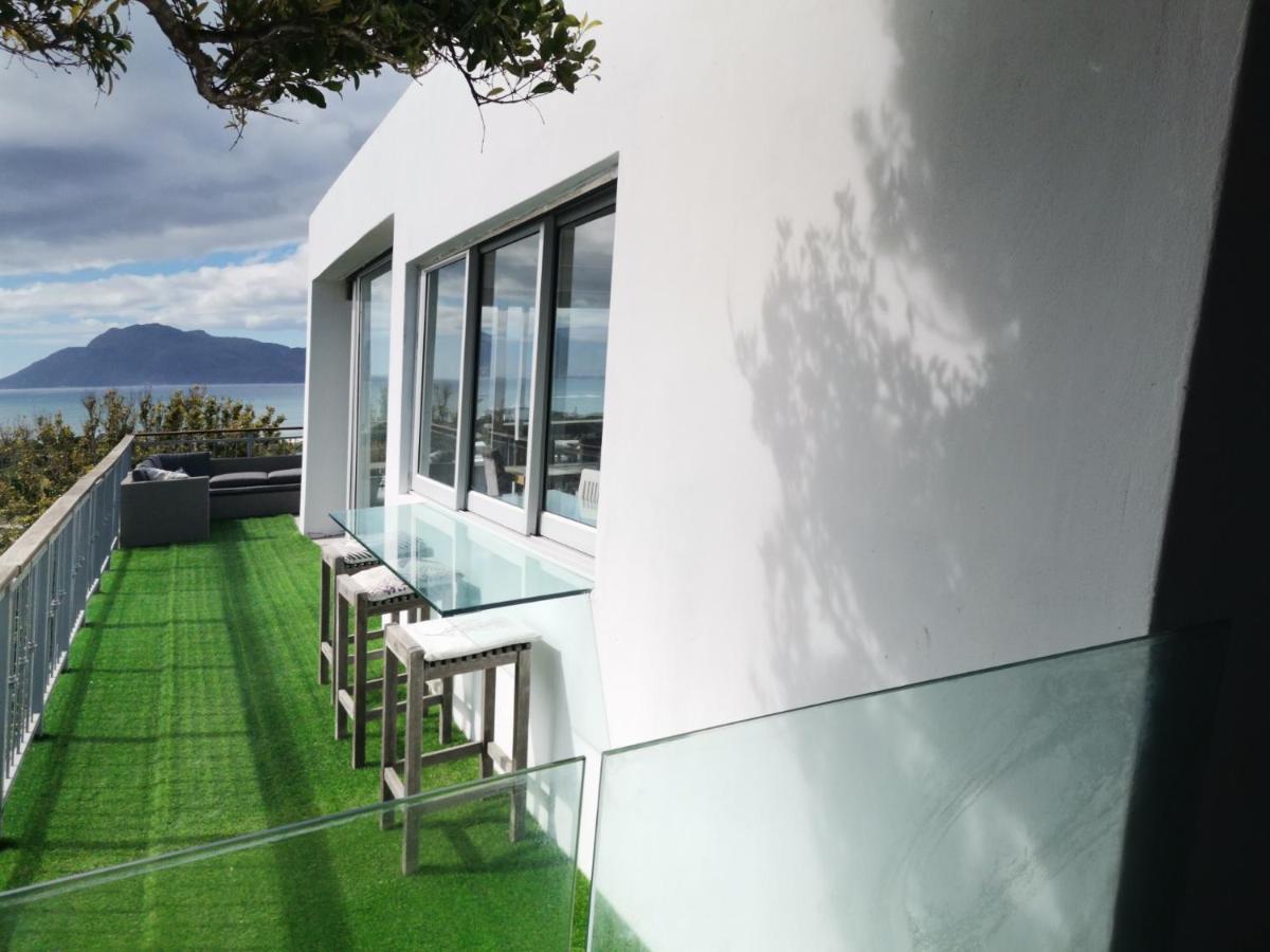 Mountain & Sea Apartments 콤메티에 외부 사진
