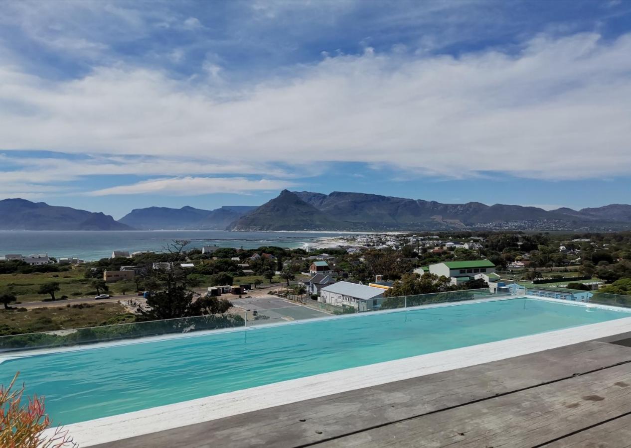 Mountain & Sea Apartments 콤메티에 외부 사진