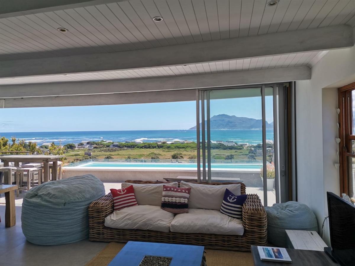 Mountain & Sea Apartments 콤메티에 외부 사진