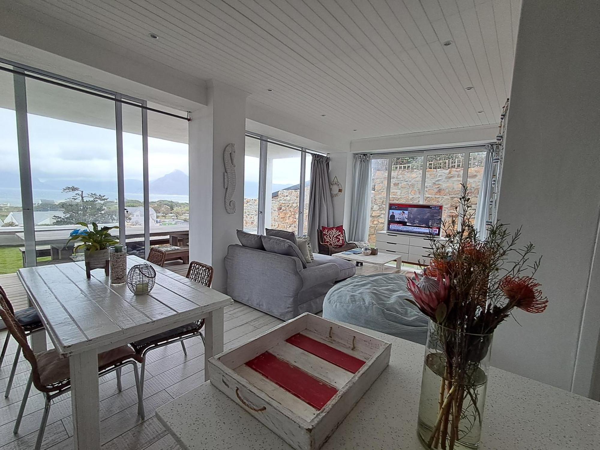 Mountain & Sea Apartments 콤메티에 외부 사진